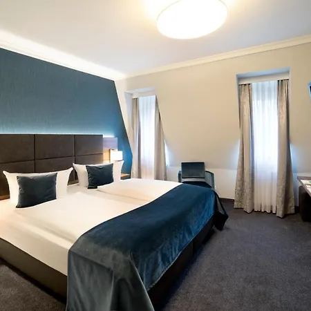 Hotel Schwarzer Baer 4*