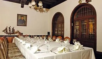 Schwarzer Bar