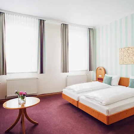 Schwarzer Bar Hotel 4*