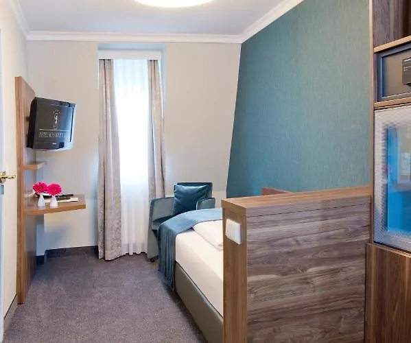 シュヴァルツァー ベア 4* イェーナ