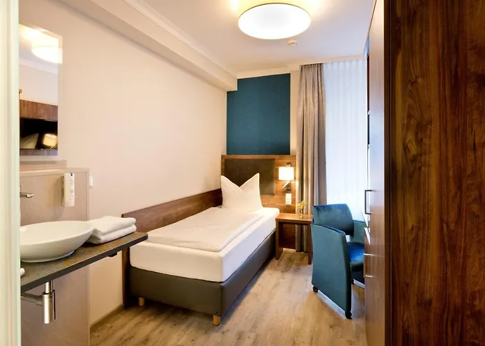 Schwarzer Baer Szálloda 4*