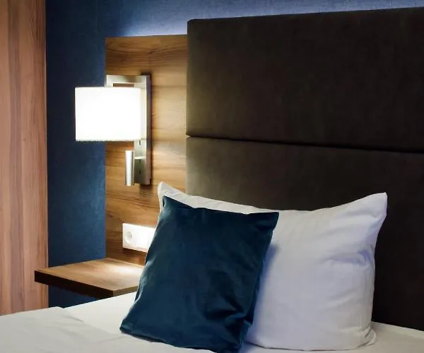 シュヴァルツァー ベア ホテル 4*