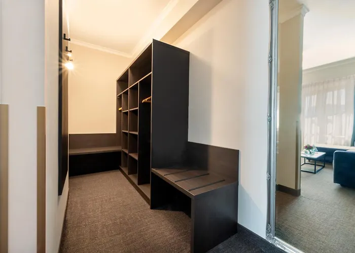 シュヴァルツァー ベア ホテル 4*